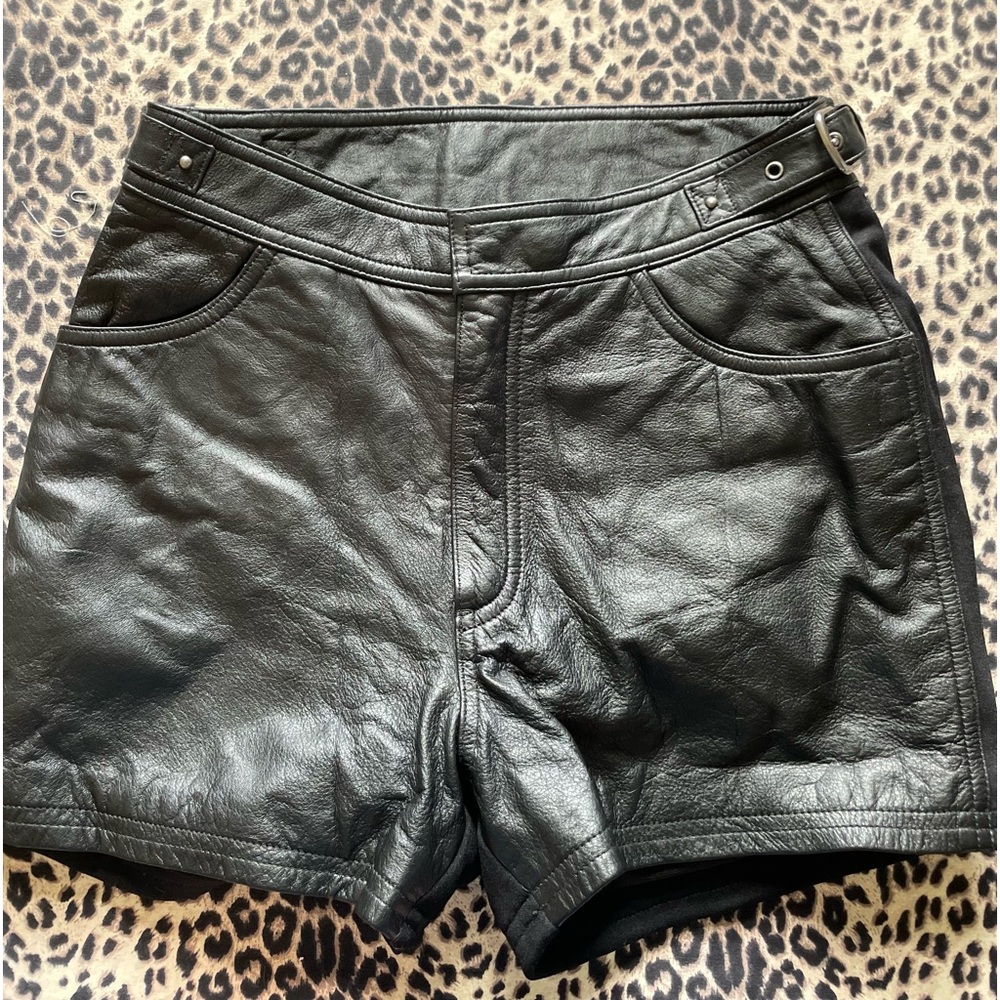 🏍️Harley Davidson black ladies leather shorts size 6